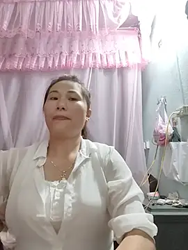Snapshot of Lucxy-ki6 chatting on 07-30-26, 12:59 Lucxy-ki6 online show from 07-30-26, 12:59