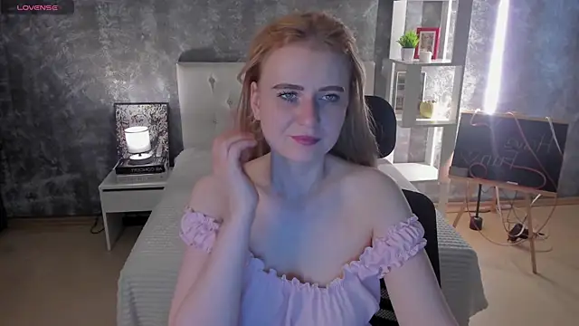 Snapshot of Shiny_Liss chatting on 06-20-26, 01:30 Shiny Liss online show from 06-20-26, 01:30