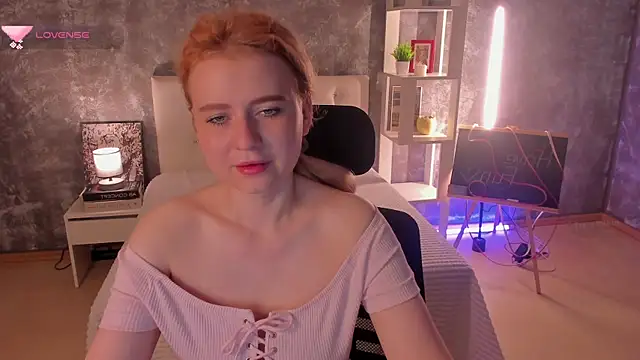 Snapshot of Shiny_Liss chatting on 06-30-26, 01:39 Shiny Liss online show from 06-30-26, 01:39