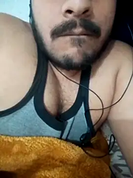 Snapshot of Decentlover67 chatting on 04-06-26, 03:35 Decentlover67 online show from 04-06-26, 03:35