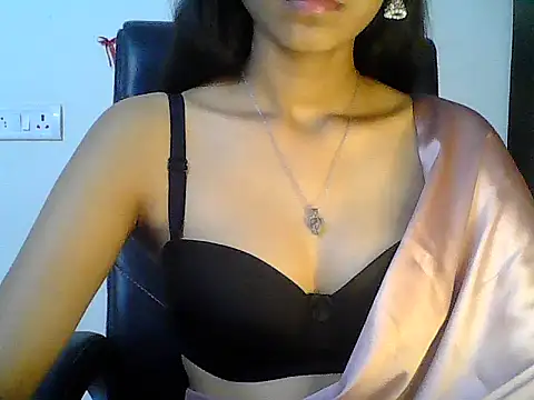 Snapshot of Hot_Deepansi02 chatting on 07-10-26, 03:03 Hot Deepansi02 online show from 07-10-26, 03:03