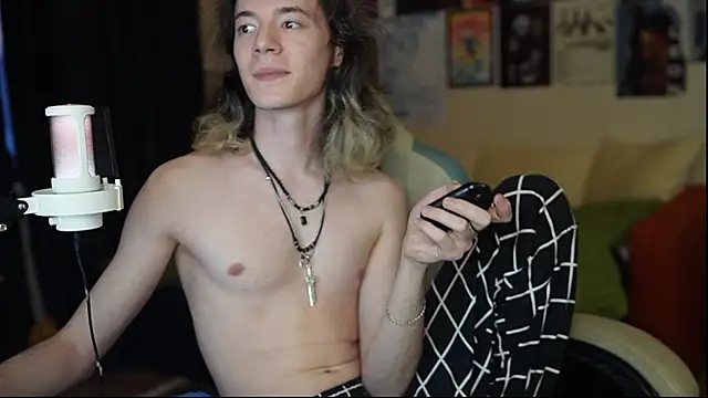 Snapshot of Tomboysex chatting on 03-14-26, 02:55 Tomboysex online show from 03-14-26, 02:55