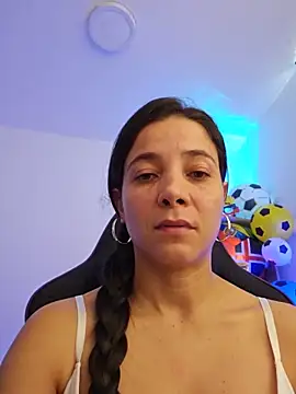 Snapshot of miaeyex chatting on 06-12-26, 12:04 miaeyex online show from 06-12-26, 12:04