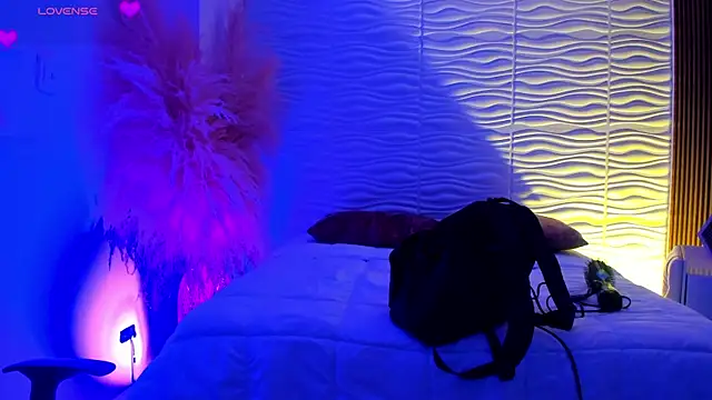 Snapshot of AlondraSoomer chatting on 05-18-26, 04:29 AlondraSoomer online show from 05-18-26, 04:29