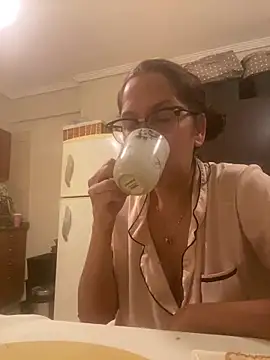 Yes 2102 online show from 03-16-26, 01:22