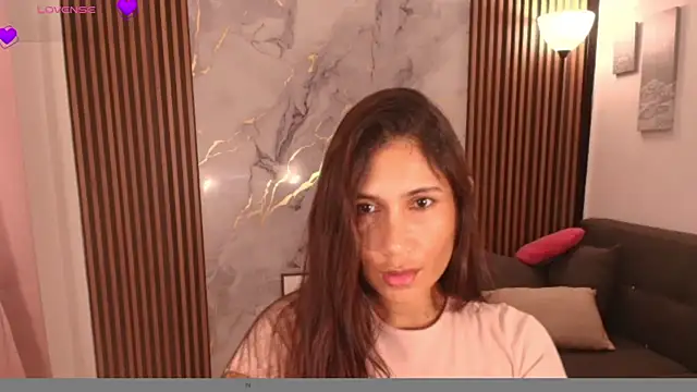 Snapshot of LucyBecker chatting on 04-09-26, 10:37 LucyBecker online show from 04-09-26, 10:37