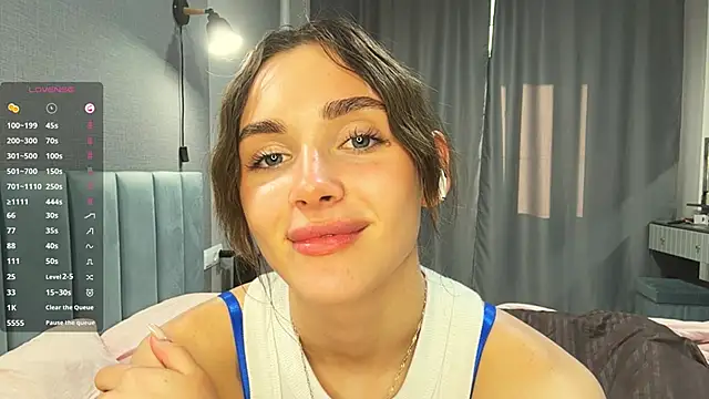 Snapshot of Veluxe chatting on 05-18-26, 03:07 Veluxe online show from 05-18-26, 03:07