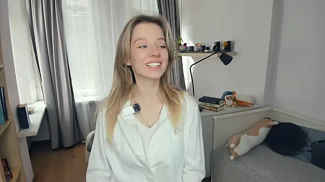 Snapshot of AikoEasterly chatting on 03-19-26, 10:08 AikoEasterly online show from 03-19-26, 10:08