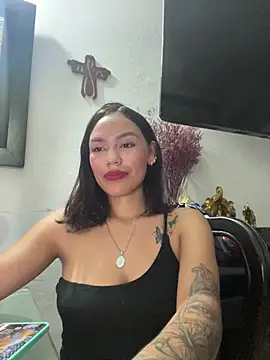 Snapshot of daniela-sexy chatting on 05-27-26, 11:24 daniela-sexy online show from 05-27-26, 11:24