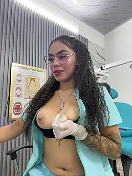Snapshot of daniela-sexy chatting on 07-01-26, 01:45 daniela-sexy online show from 07-01-26, 01:45