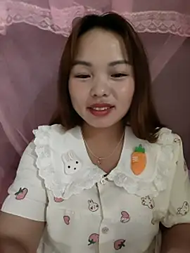 Snapshot of Mina_xYx chatting on 06-15-26, 03:47 Mina xYx online show from 06-15-26, 03:47