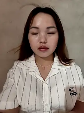 Snapshot of Mina_xYx chatting on 06-17-26, 04:08 Mina xYx online show from 06-17-26, 04:08