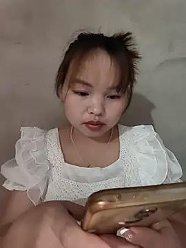 Snapshot of Mina_xYx chatting on 07-03-26, 04:24 Mina xYx online show from 07-03-26, 04:24