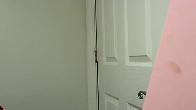 kitty-kitten82 online show from 03-28-26, 03:50