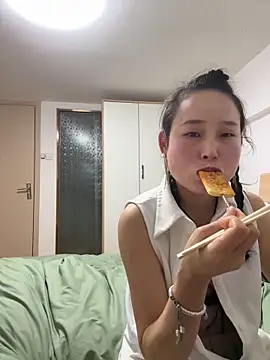 fangfang2026 online show from 03-18-26, 12:08