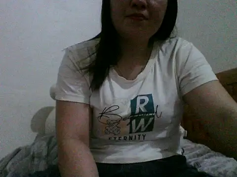 Snapshot of Tits28-2 chatting on 05-19-26, 04:02 Tits28-2 online show from 05-19-26, 04:02