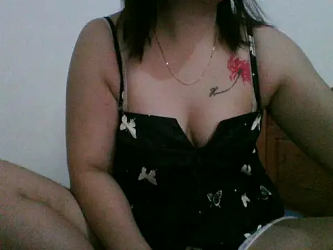 Snapshot of Tits28-2 chatting on 06-06-26, 01:21 Tits28-2 online show from 06-06-26, 01:21