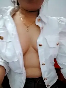 Snapshot of Sury_sexyy chatting on 03-28-26, 02:05 Sury sexyy online show from 03-28-26, 02:05