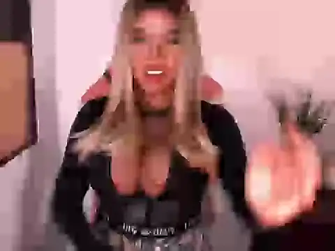 Snapshot of Zandralopez chatting on 07-04-26, 11:05 Zandralopez online show from 07-04-26, 11:05