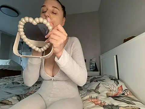 Snapshot of bimboiiii chatting on 07-11-26, 12:41 bimboiiii online show from 07-11-26, 12:41