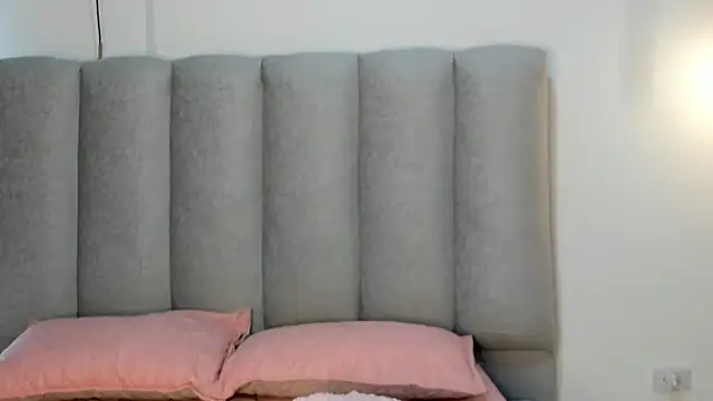Snapshot of Valentina_lux1 chatting on 05-20-26, 05:19 Valentina lux1 online show from 05-20-26, 05:19