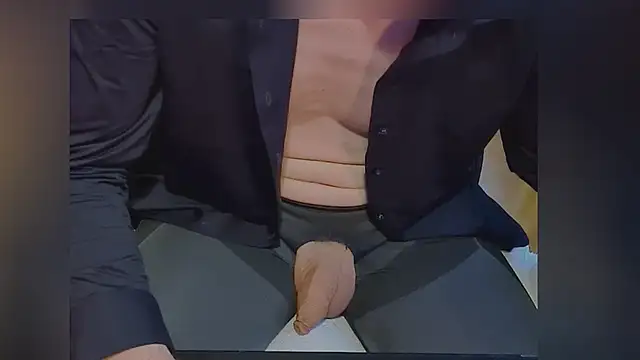 Snapshot of DutchMask chatting on 03-16-26, 09:35 DutchMask online show from 03-16-26, 09:35