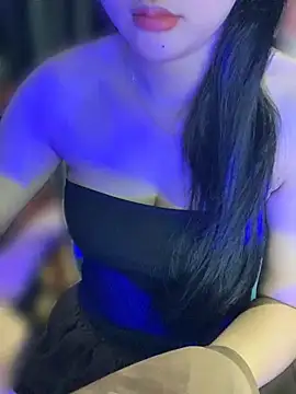 Snapshot of Quincy_baby chatting on 07-18-26, 12:59 Quincy baby online show from 07-18-26, 12:59