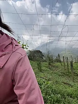 Snapshot of Sullyy_lux chatting on 03-18-26, 02:26 Sullyy lux online show from 03-18-26, 02:26