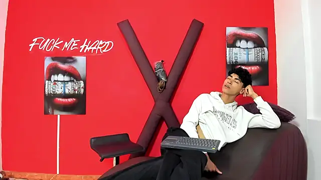 Snapshot of IMPERIAL_HOT chatting on 03-25-26, 02:12 IMPERIAL HOT online show from 03-25-26, 02:12