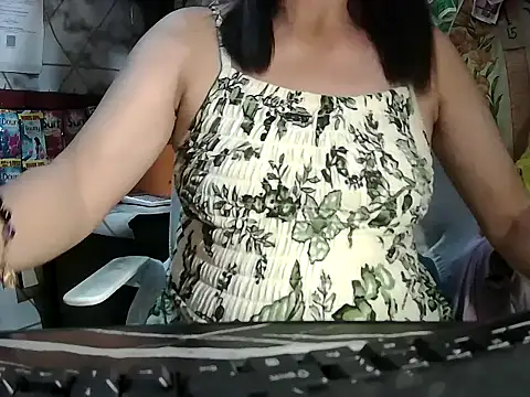 mommylicious 23 online show from 06-21-26, 01:24