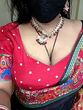 Snapshot of Miss_roohi chatting on 05-08-26, 05:13 Miss roohi online show from 05-08-26, 05:13