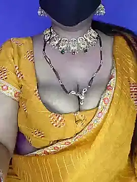 Snapshot of Miss_roohi chatting on 06-06-26, 05:45 Miss roohi online show from 06-06-26, 05:45