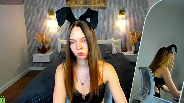 Snapshot of Sofa_Vleifo chatting on 04-01-26, 01:28 Sofa Vleifo online show from 04-01-26, 01:28