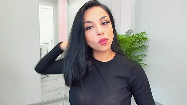 Snapshot of MissSiennaa chatting on 05-10-26, 05:34 MissSiennaa online show from 05-10-26, 05:34