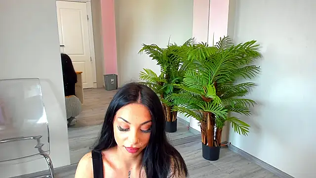 Snapshot of MissSiennaa chatting on 05-14-26, 06:20 MissSiennaa online show from 05-14-26, 06:20