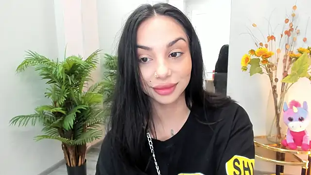 Snapshot of MissSiennaa chatting on 06-15-26, 06:48 MissSiennaa online show from 06-15-26, 06:48