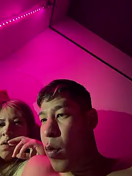 Snapshot of Casal001 chatting on 03-17-26, 08:34 Casal001 online show from 03-17-26, 08:34