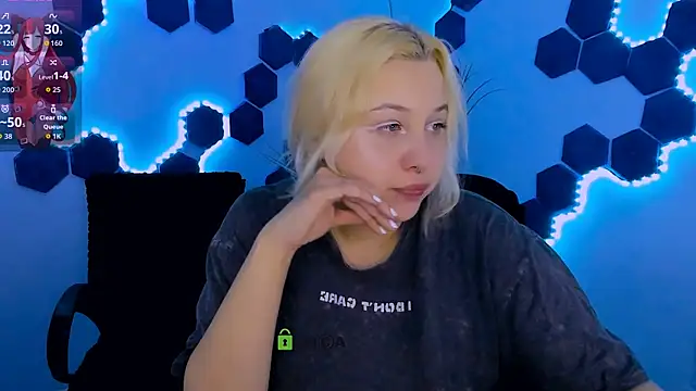 Snapshot of aria_blaze_ chatting on 03-19-26, 01:15 aria blaze online show from 03-19-26, 01:15