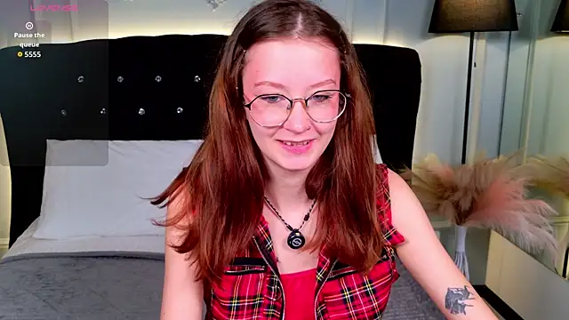 Snapshot of AmelieViolet chatting on 06-26-26, 11:03 AmelieViolet online show from 06-26-26, 11:03