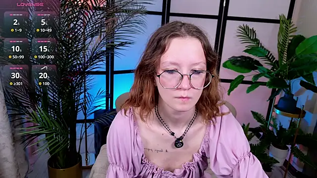 Snapshot of AmelieViolet chatting on 07-14-26, 10:54 AmelieViolet online show from 07-14-26, 10:54