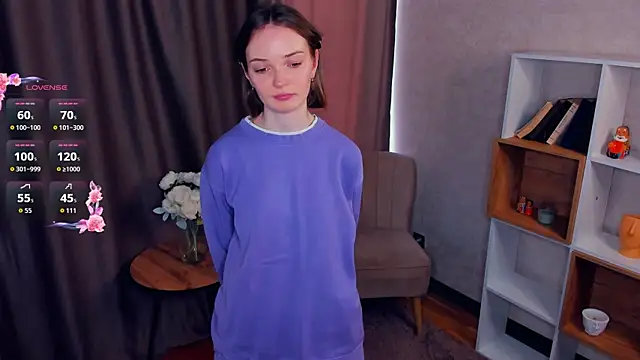 Snapshot of JulieChesnut chatting on 03-17-26, 07:12 JulieChesnut online show from 03-17-26, 07:12