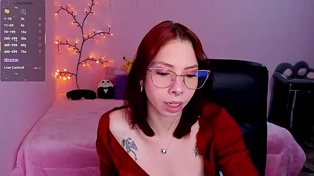 Snapshot of laurita_Olssen27 chatting on 05-13-26, 02:25 laurita Olssen27 online show from 05-13-26, 02:25
