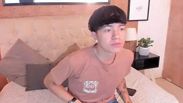 Snapshot of Madness_savage chatting on 03-17-26, 11:24 Madness savage online show from 03-17-26, 11:24