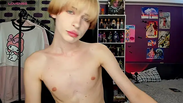 Snapshot of sweet_peach___ chatting on 07-17-26, 04:45 sweet peach online show from 07-17-26, 04:45