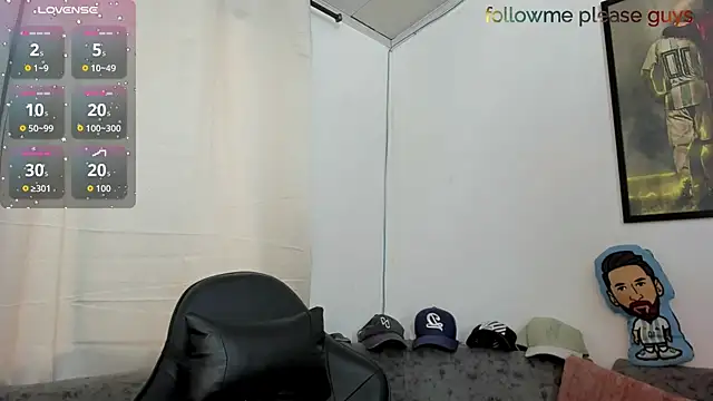 Snapshot of sweetlatinoboy chatting on 06-10-26, 12:37 sweetlatinoboy online show from 06-10-26, 12:37