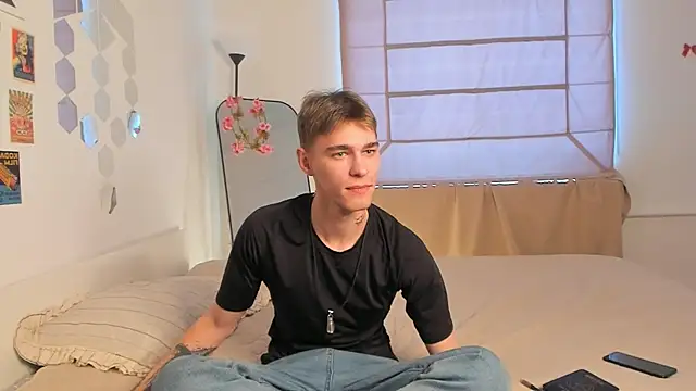 Snapshot of Shadow_blink chatting on 03-21-26, 12:43 Shadow blink online show from 03-21-26, 12:43