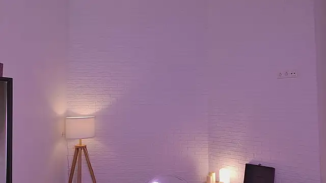 Snapshot of oh__lily chatting on 06-18-26, 01:48 oh lily online show from 06-18-26, 01:48