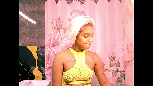 Snapshot of indian_barbie chatting on 04-19-26, 12:37 indian barbie online show from 04-19-26, 12:37