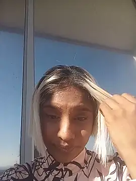 Snapshot of indian_barbie chatting on 05-18-26, 11:38 indian barbie online show from 05-18-26, 11:38