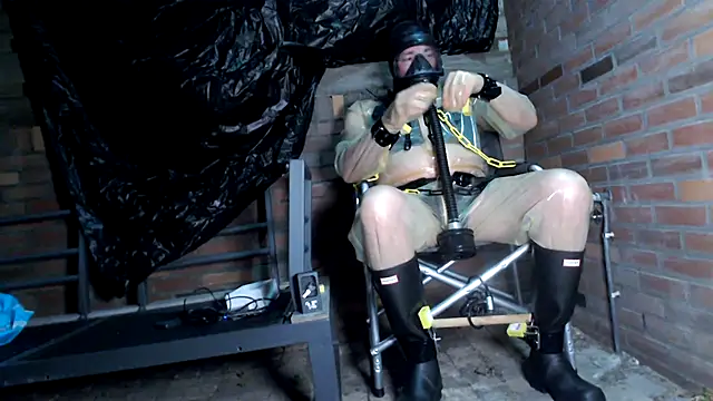 latexslaveboy online show from 08-06-26, 08:11